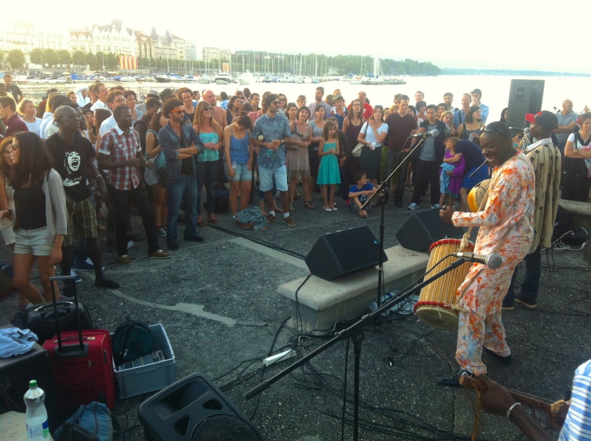 Ecoutes Au Vert / Genève / Aventures sonores au grand air! / BKO QUINTET (Bamako, Mali) LIVE à ECOUTES AU VERT aux BAINS DES PAQUIS 15-07-2014 / 47362905