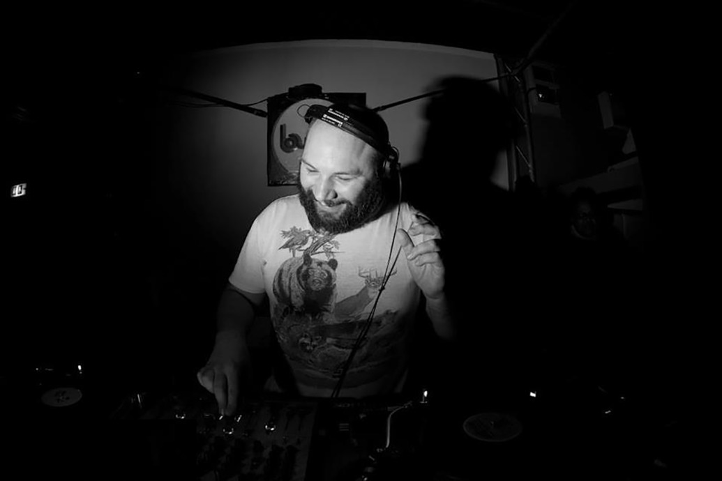 Ecoutes Au Vert / Genève / Aventures sonores au grand air! / Prosumer - Boiler Room DJ Set (2013) / 1086806913