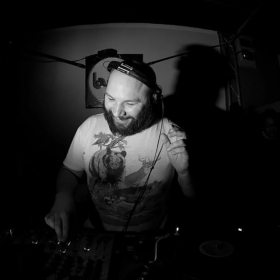 Ecoutes Au Vert / Genève / Aventures sonores au grand air! / Prosumer - Boiler Room DJ Set (2013) / 1086806913