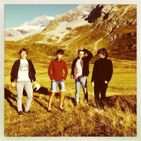 Ecoutes Au Vert / Genève / Aventures sonores au grand air! / Magic & Naked - "Meet Me On The Beach" video / 7536532