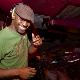 Ecoutes Au Vert / Genève / Aventures sonores au grand air! / Opening Party Ecoutes au vert Festival 2016: Funk/Disco/Boogie/House with Rahaan (US) / WTF / Peter Stoffel / Mah'Mood - Outdoor/Indoor / 1657986797
