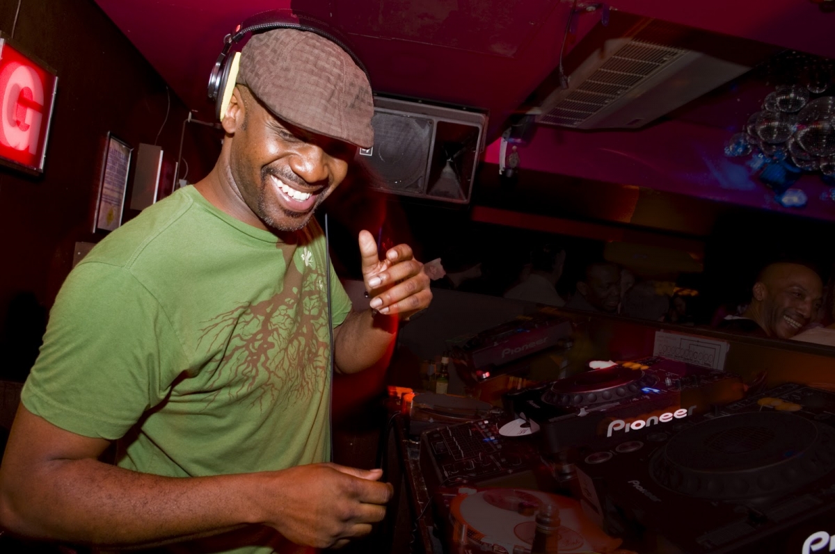 Ecoutes Au Vert / Genève / Aventures sonores au grand air! / Opening Party Ecoutes au vert Festival 2016: Funk/Disco/Boogie/House with Rahaan (US) / WTF / Peter Stoffel / Mah'Mood - Outdoor/Indoor / 1657986797
